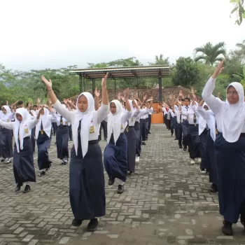 Senam Anak Indonesia Hebat